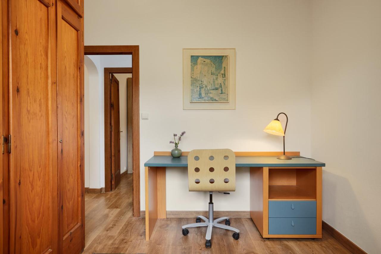Apartment Centre
